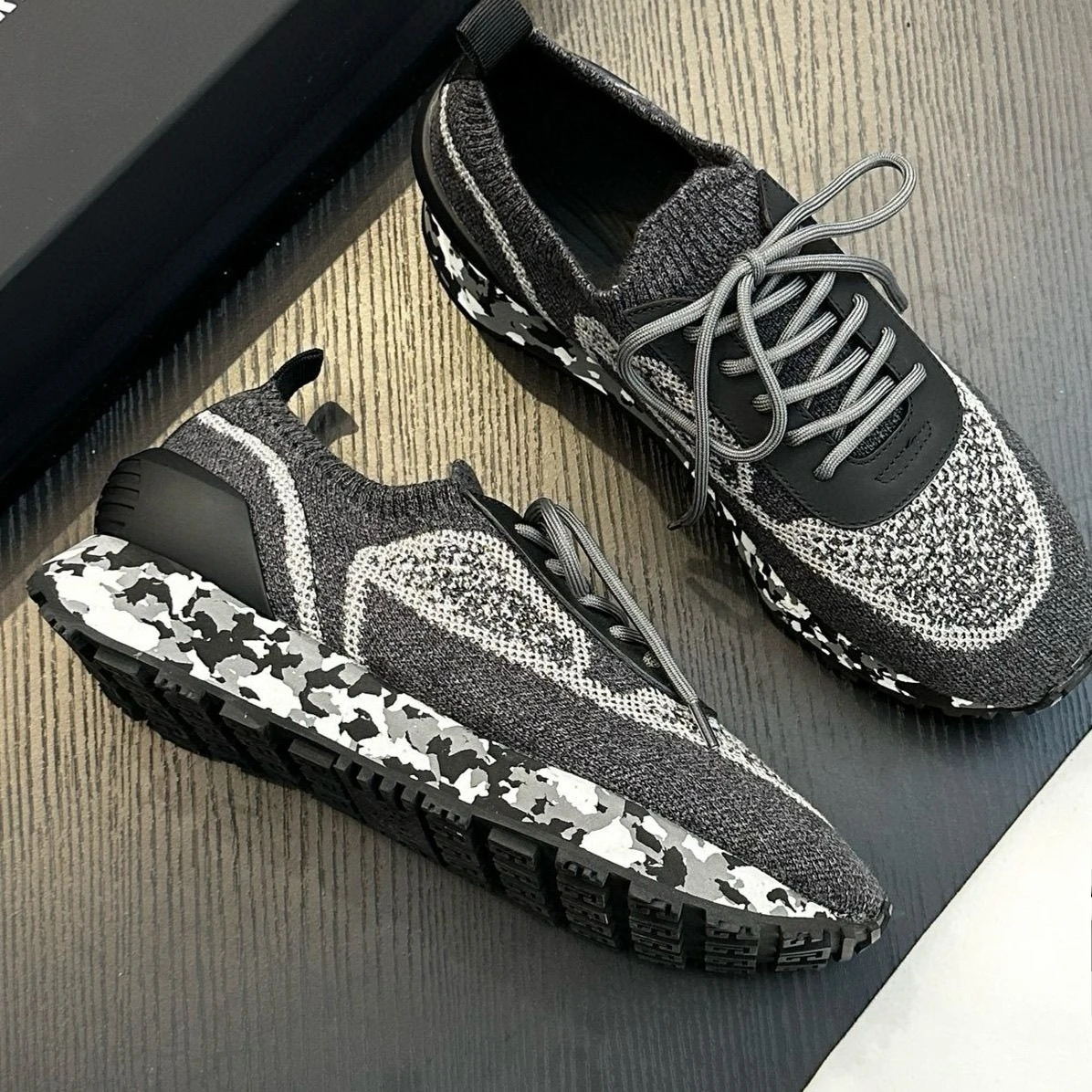 

2026 new men's handmade high-density knitted shoes, breathable casual board shoes, trendy sports shoes