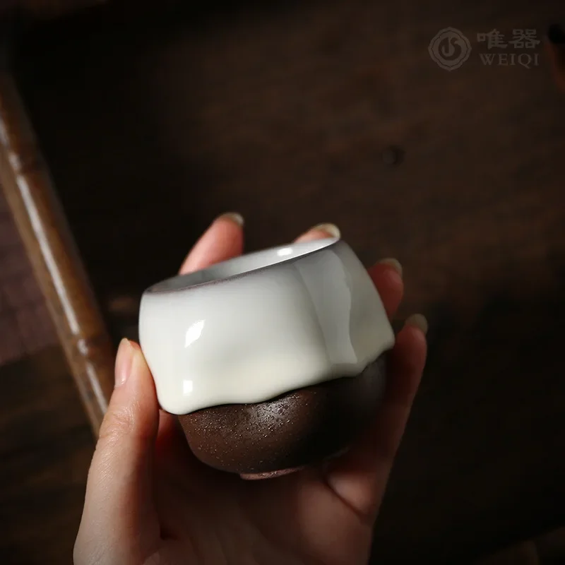 Celadon Kung Fu teacup, all handmade Ge kiln iron tire hand-squeezed cup