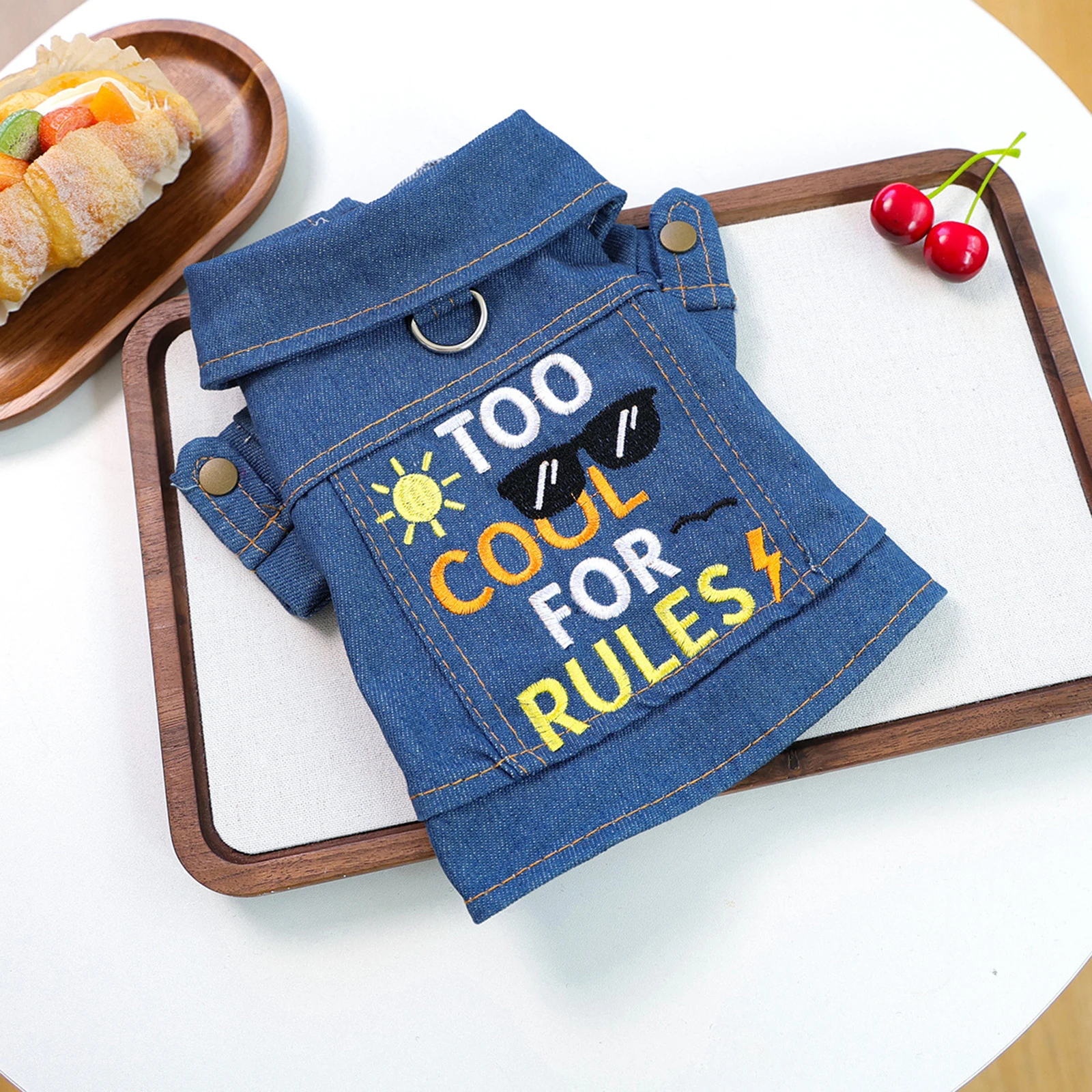 سترة جينز مطرزة بحروف الشمس للكلاب الصغيرة والمتوسطة والبنات والأولاد