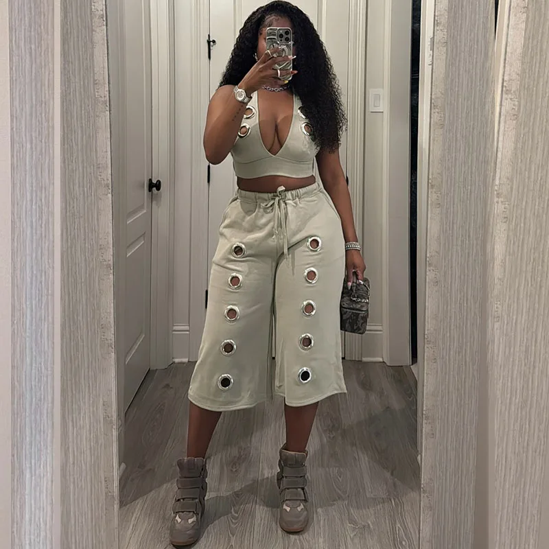 

Комплекты из 2 предметов в стиле стритвир для женщин: клубные наряды, праздничные комплекты с вырезами, топ-халтер с V-образным вырезом и укороченный топ, а также брюки до икр.