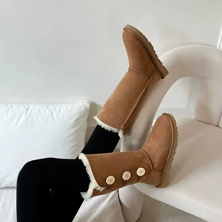Three button new thick soled snow boots, sheep fur integrated women's snow boots, genuine leather cotton shoes