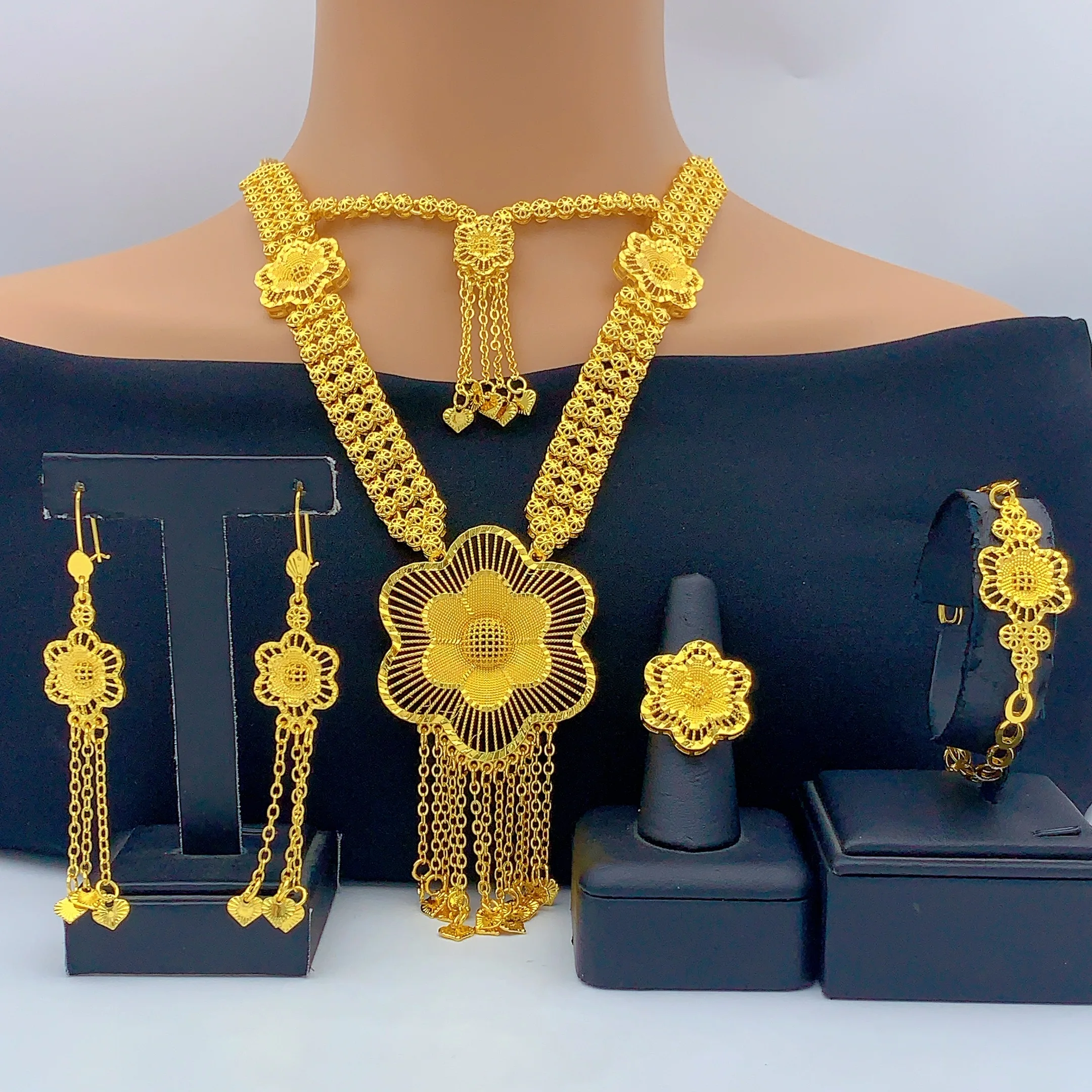 Italienisches 24K Goldfarbenes Schmuckset für Damen, Äthiopisches Dubai Blumen-Quasten-Halsketten-Armband-Ohrring-Ring-Set, Partygeschenk – Detail 1