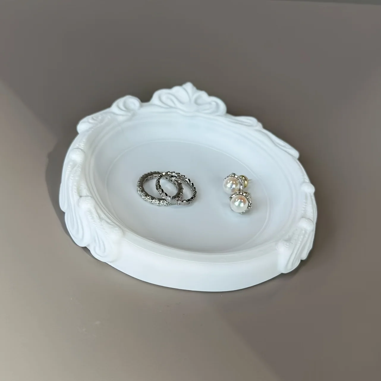 Ornate Baroque Style Jewelry Tray White Decorative Trinket Dish Elegant Vanity Organizer for Rings Earrings  Small Accessories