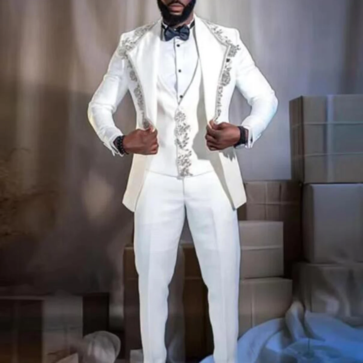 

Luxury Beaded Stoned Wedding Suits For Men Single Breasted Blazers Outfits Customized 3 Pieces Man Banquet Dresses Groom Tuxedos