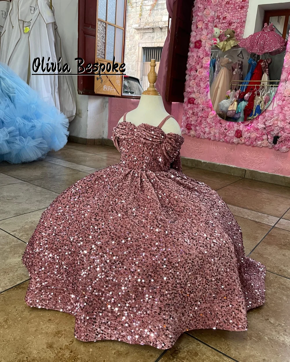 

Dust Pink Sequin Flower Girls Dresses For Wedding Party With Bow Spaghetti Girl's Birthday Princess Prom Dress Customized