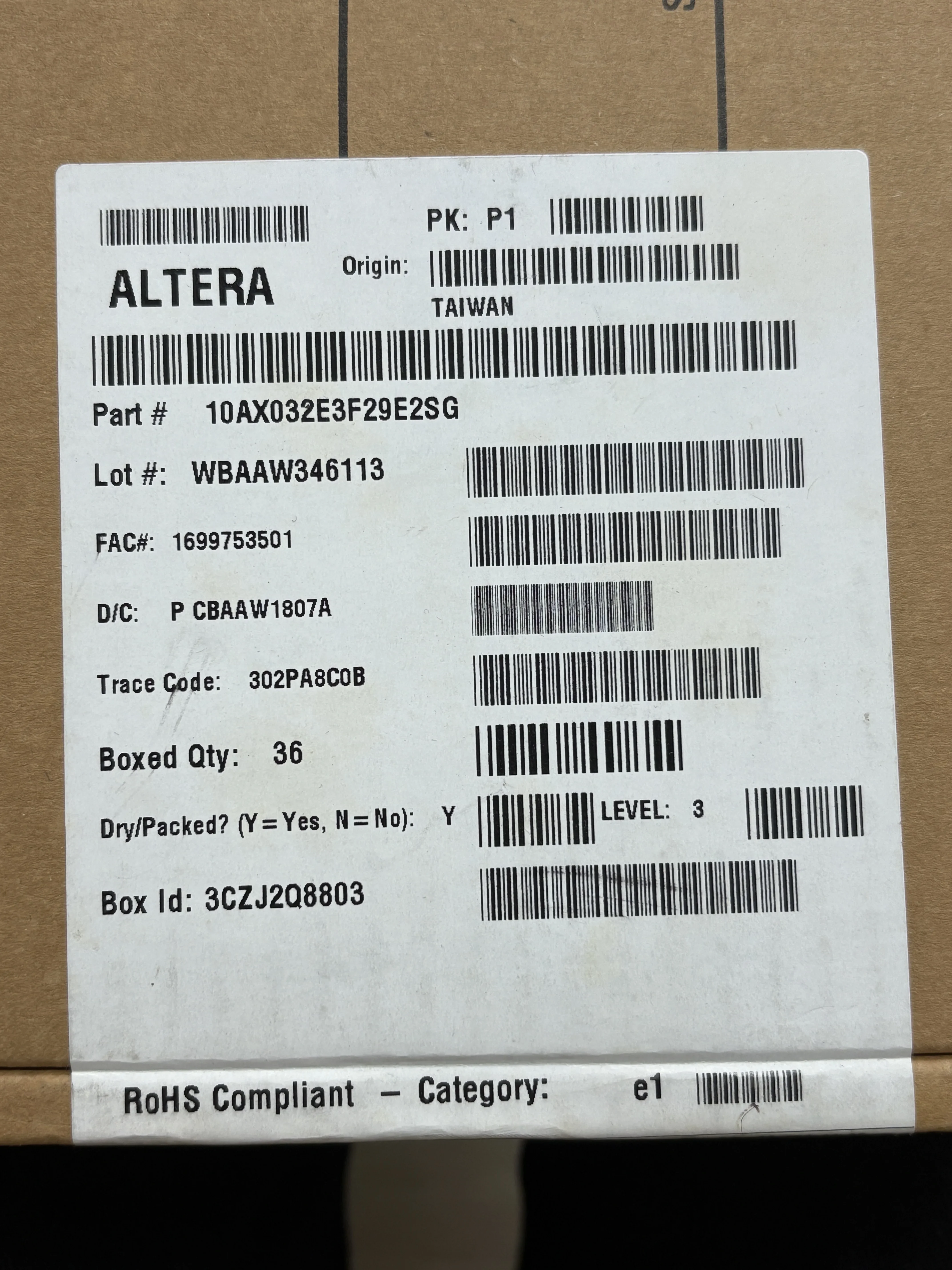 10AX032E3F29E2SG Intel Arria 10 GX Field Programmable Gate Array, 320000 Cells, 20M RAM, 360 I/O, 780-Pin FBGA, 0°C to +100°C