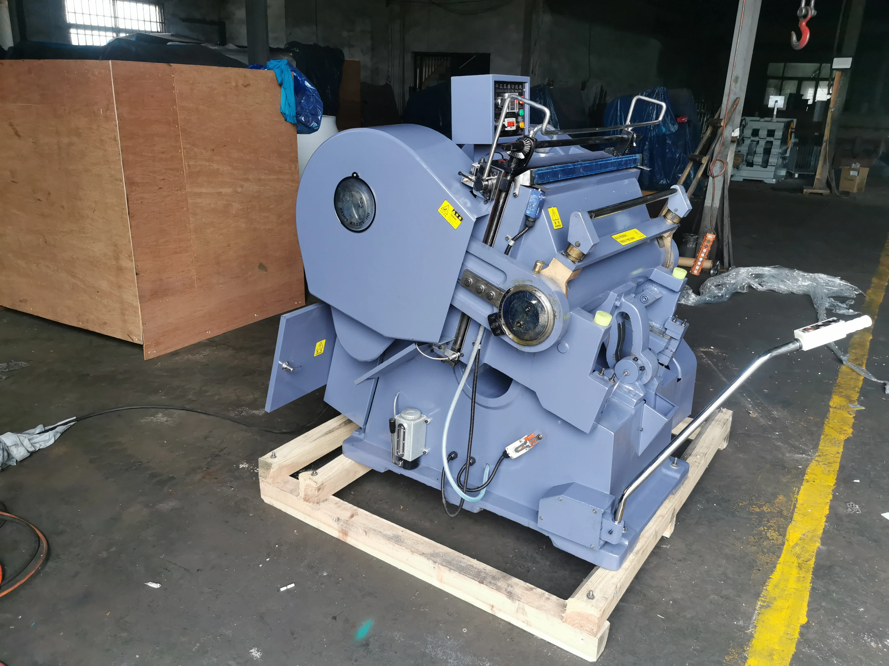 ML750 Semi auto manual feed cardboard die cutting and creasing machine for low price