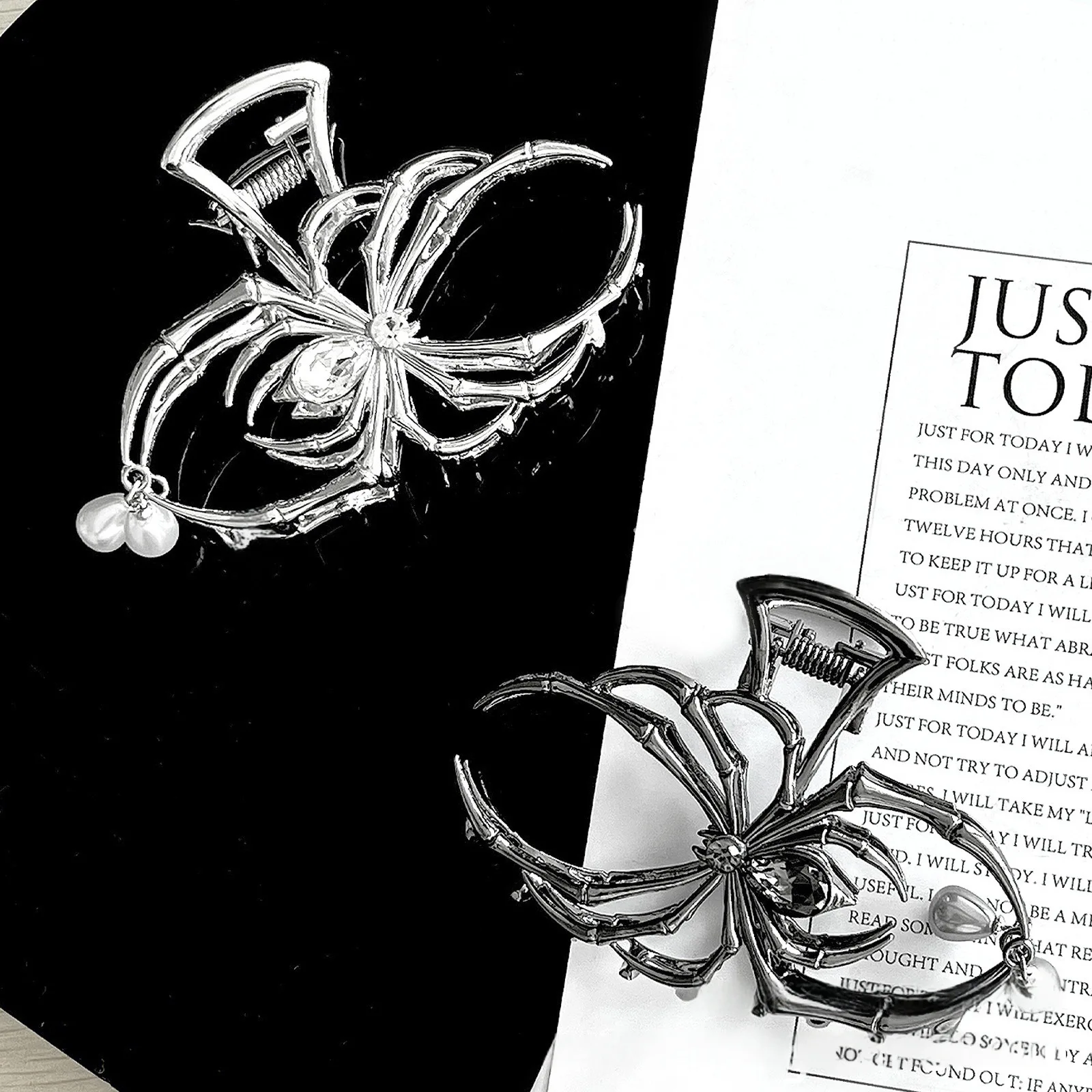 Gothic Style Alloy Spider Hair Claw Clip Funny Personality Halloween Electroplated Elegant Shark Hair Clip for Women