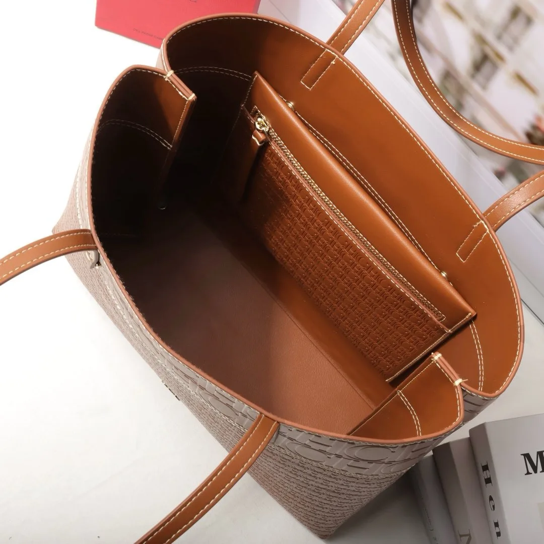 CH Leather Women's Bag Brand Engraved Exquisite Large Capacity Handbag Classic Durable Elegant Fashion Casual Bag with Base