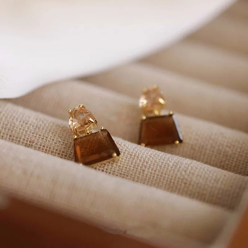 Fashion Jewelry Goth Party Luxury Cute Earrings Advanced Geometric Tawny Crystal Square Clip on Earrings for Woman No Piercing