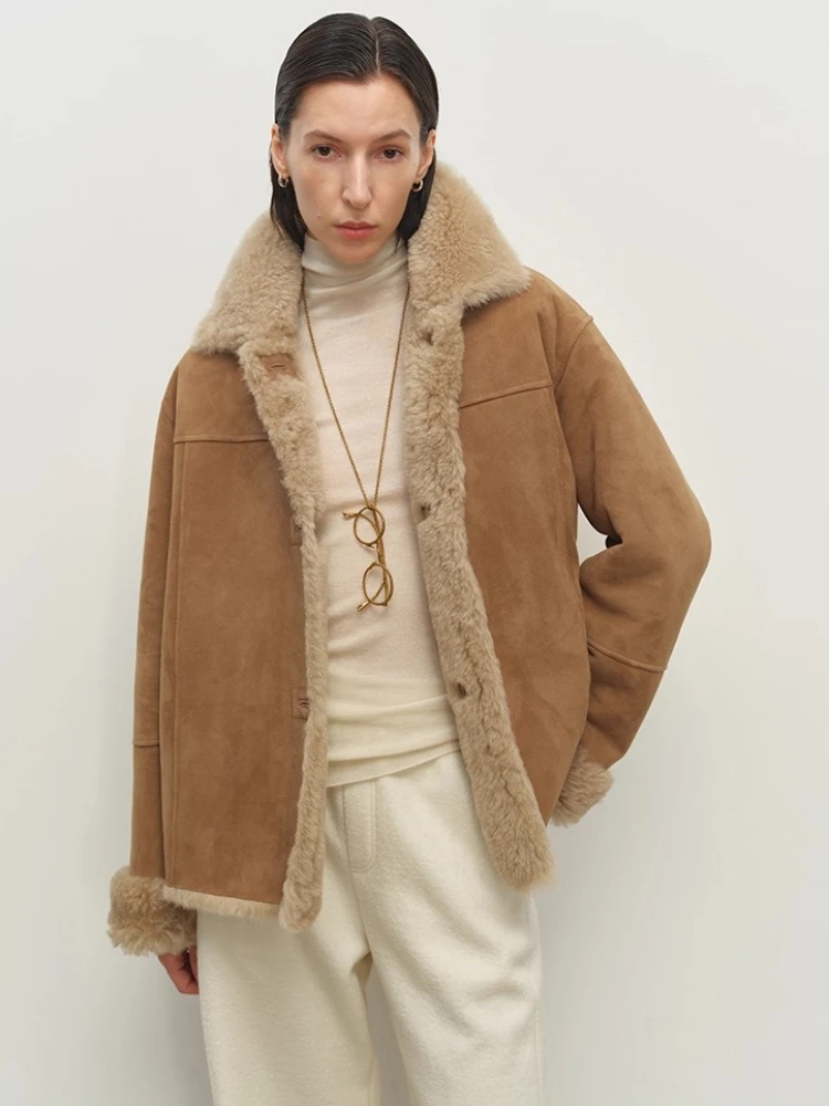 الراقية الفاخرة فرو الضأن الطبيعي سترة من جلد الغزال للنساء 2025 بسيط على الوجهين ارتداء قصيرة الشتاء جلد طبيعي معطف الفرو الحقيقي