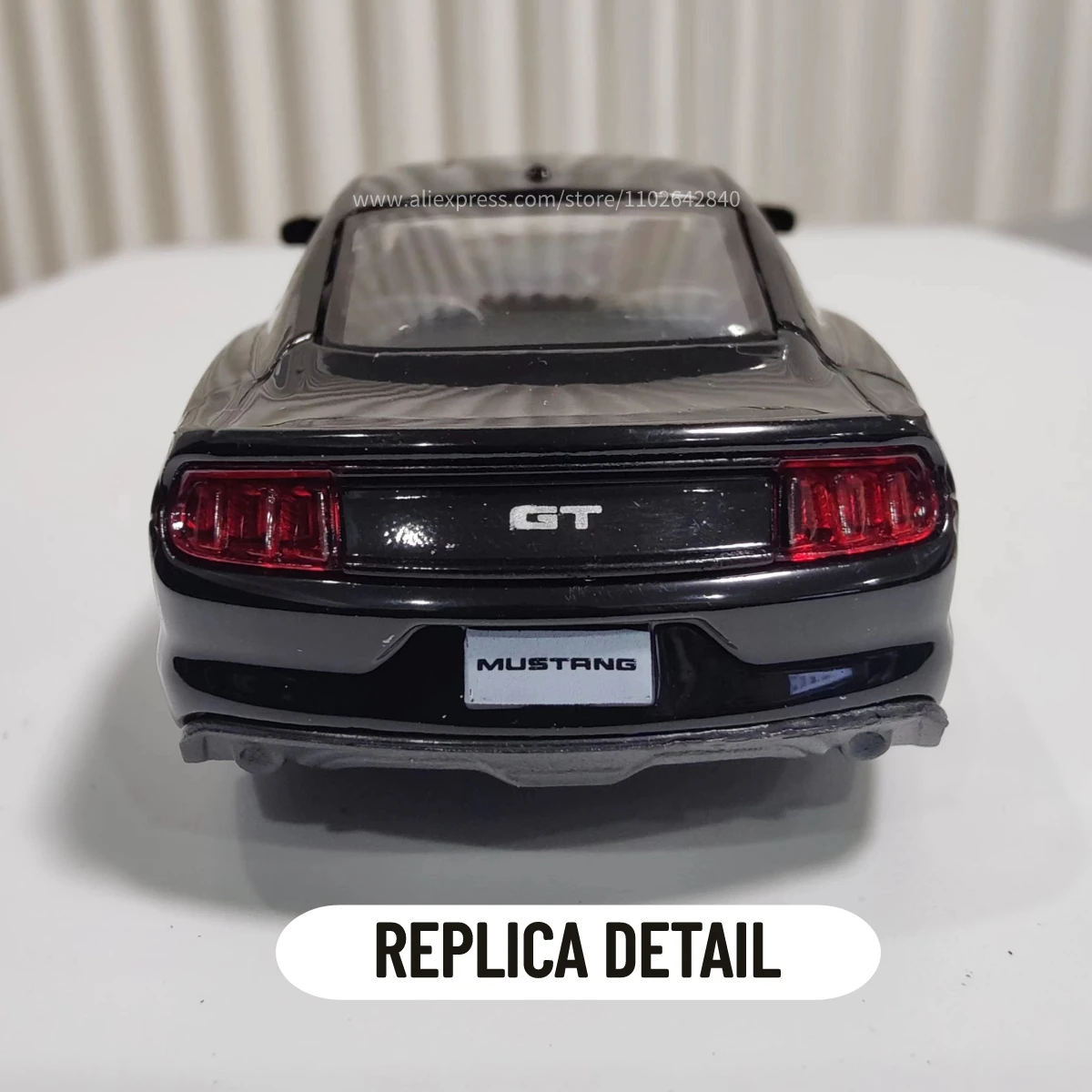 Scale 1/36 Ford Mustang Black Car Model Replica Diecast Mini Vehicle Collection Home Interior Decor Xmas Gift Kid Boy Toy