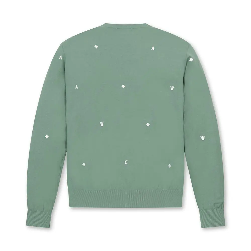 

Men's Golf Apparel: Luxurious Minimalist Knit Sweater for Versatile Styling