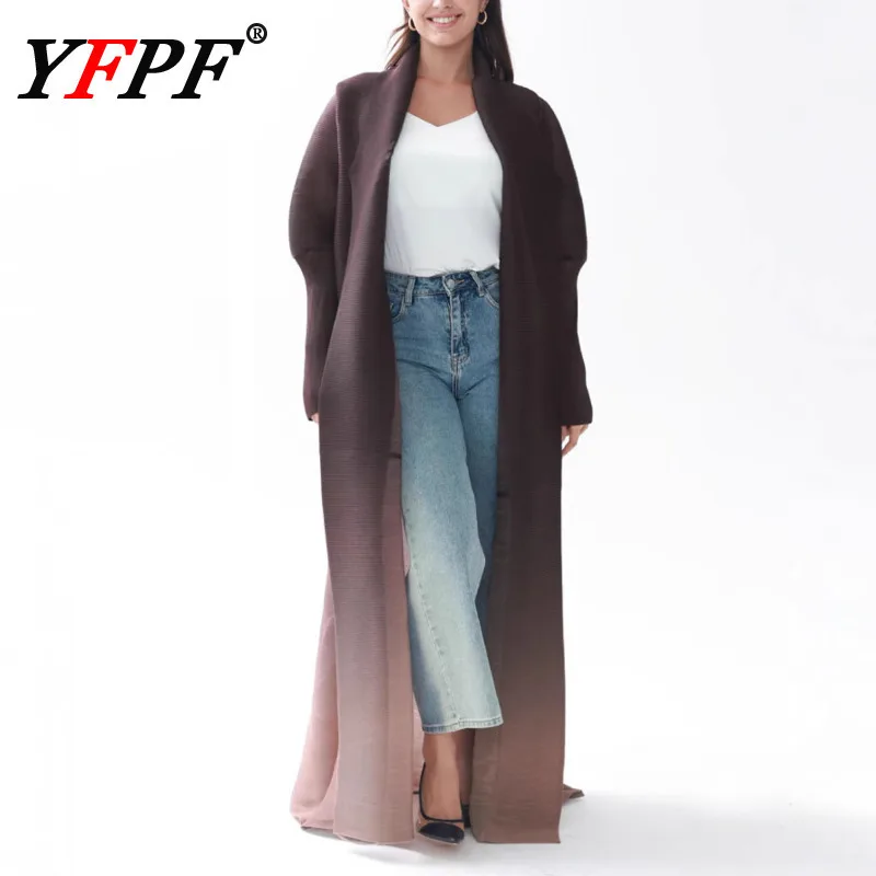 

YFPF винтажное плиссированное длинное пальто с градиентом, женское модное свободное пальто с шарфом и воротником, плиссированная темпераментная куртка Miyake, новинка 2023 года, одежда
