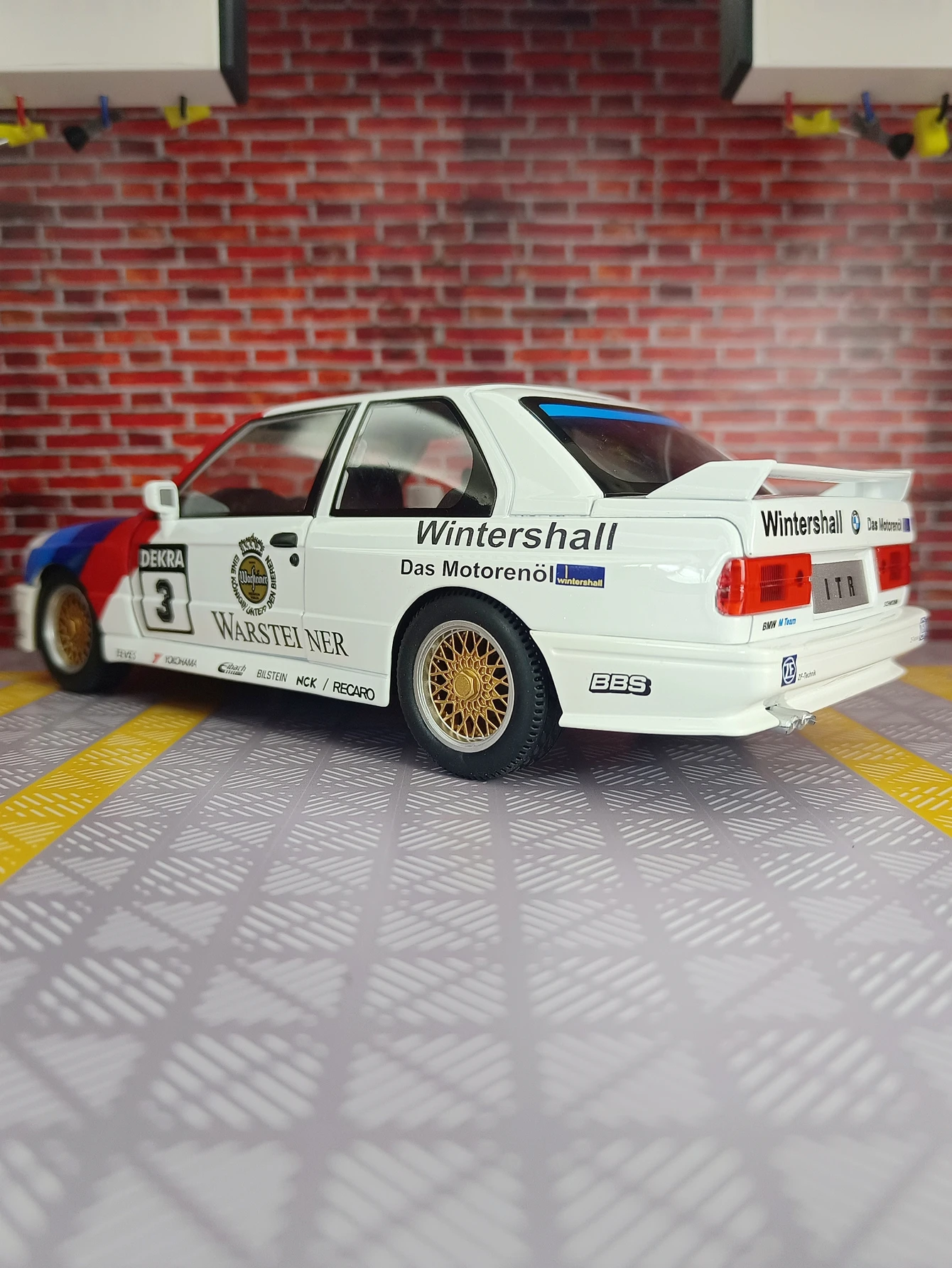 1:24 M3 E30 1988년식 도색 합금 풀백 장난감 자동차, 도어, 후드, 트렁크 개폐 가능, 친구 생일 선물로 주어도 좋습니다.