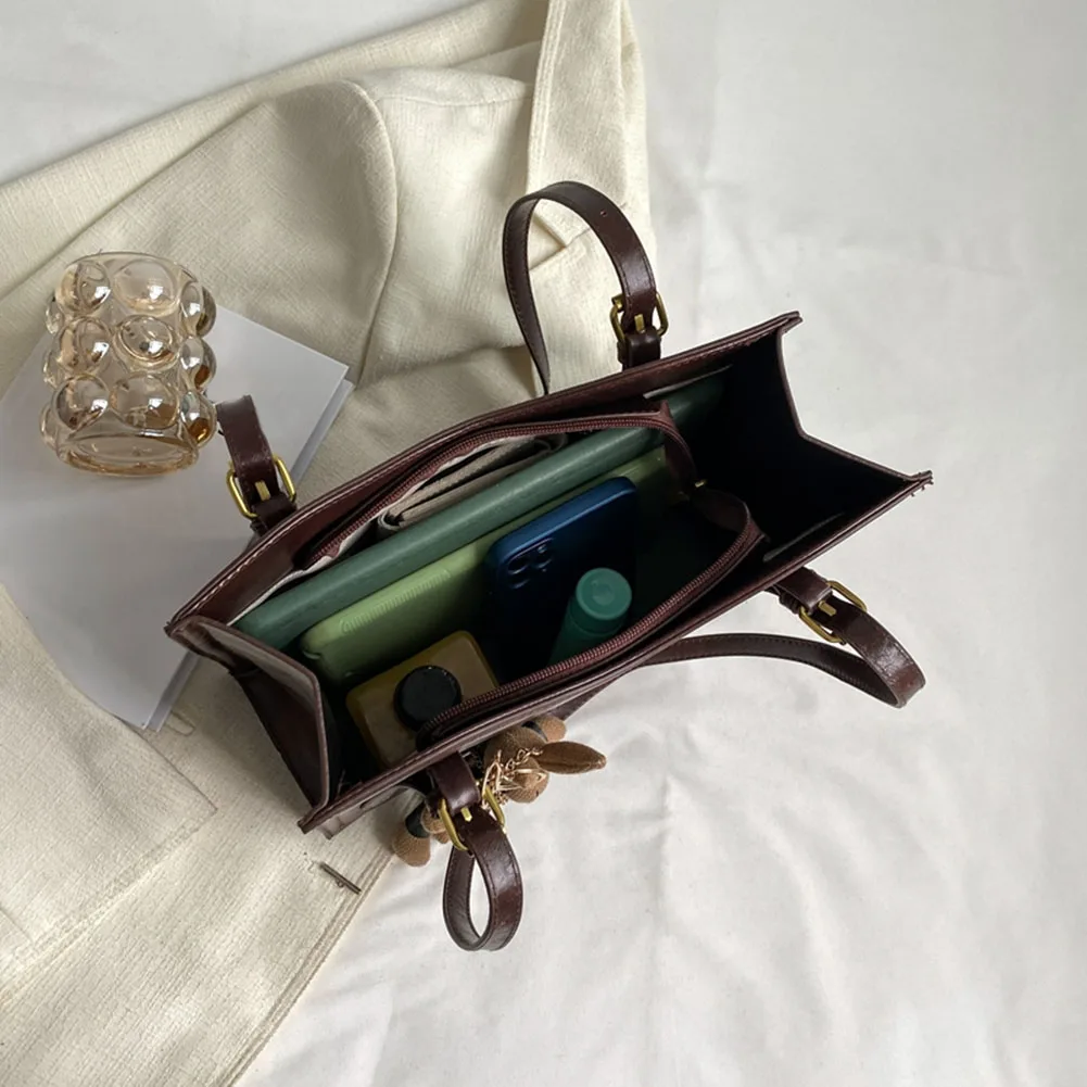 

Women Vintage Shoulder Bag with Pendant Retro Tote Handbag Large Capacity Slouchy Tote Purse Ladies Travel Handbag