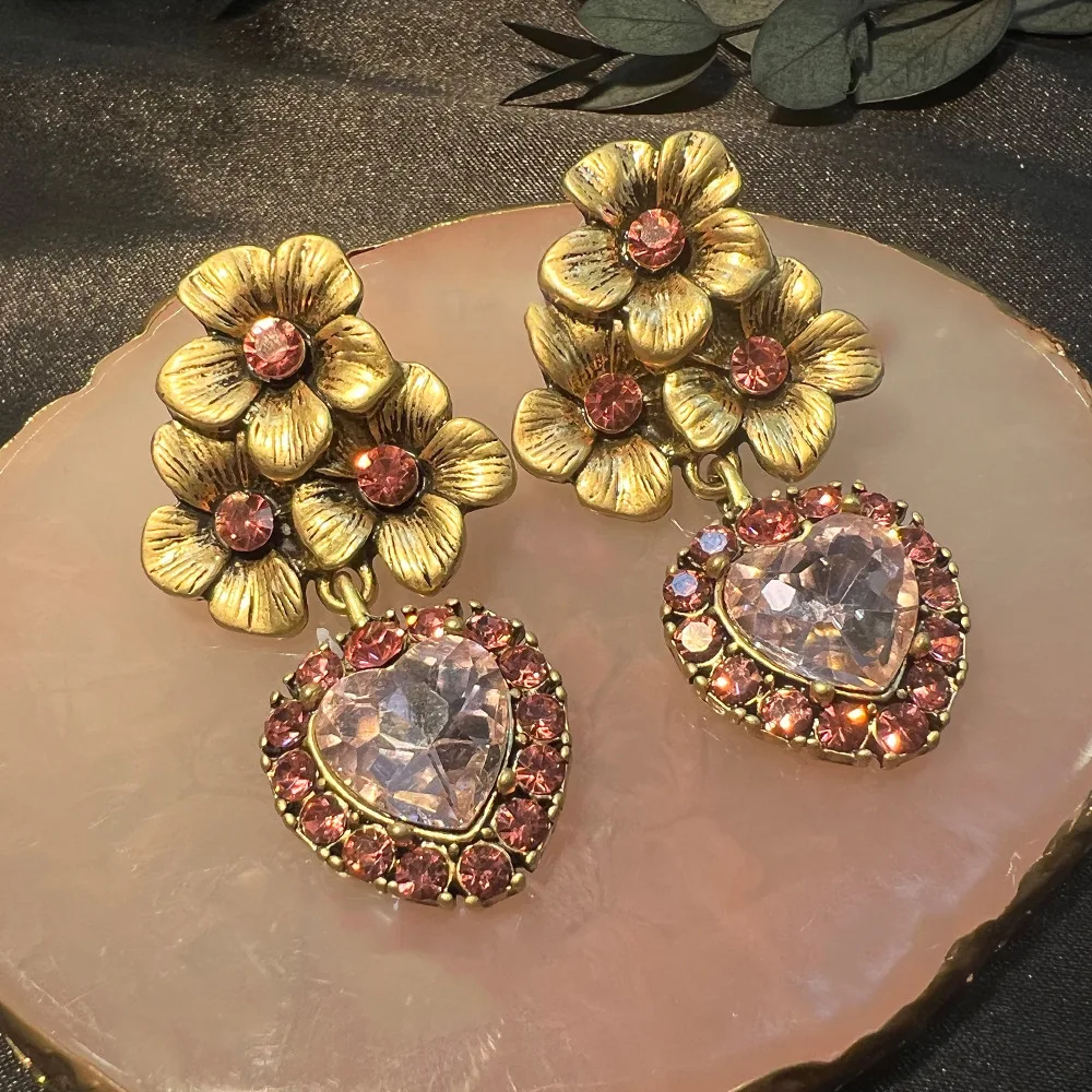DIY accessories Vintage vintage love flower marking earrings copper gold-plated heavy industry zircon light luxury high-end earr