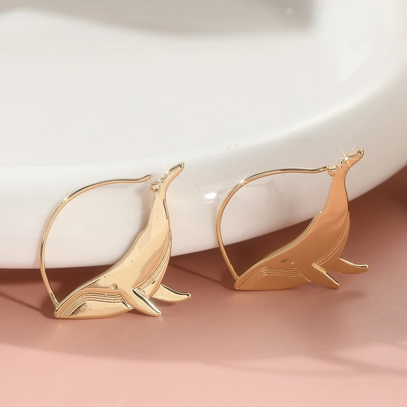 Personality Whale Shaped Round Hoop Earrings for Women Silver Plated Animal Fashion Fine Exquisite Jewelry