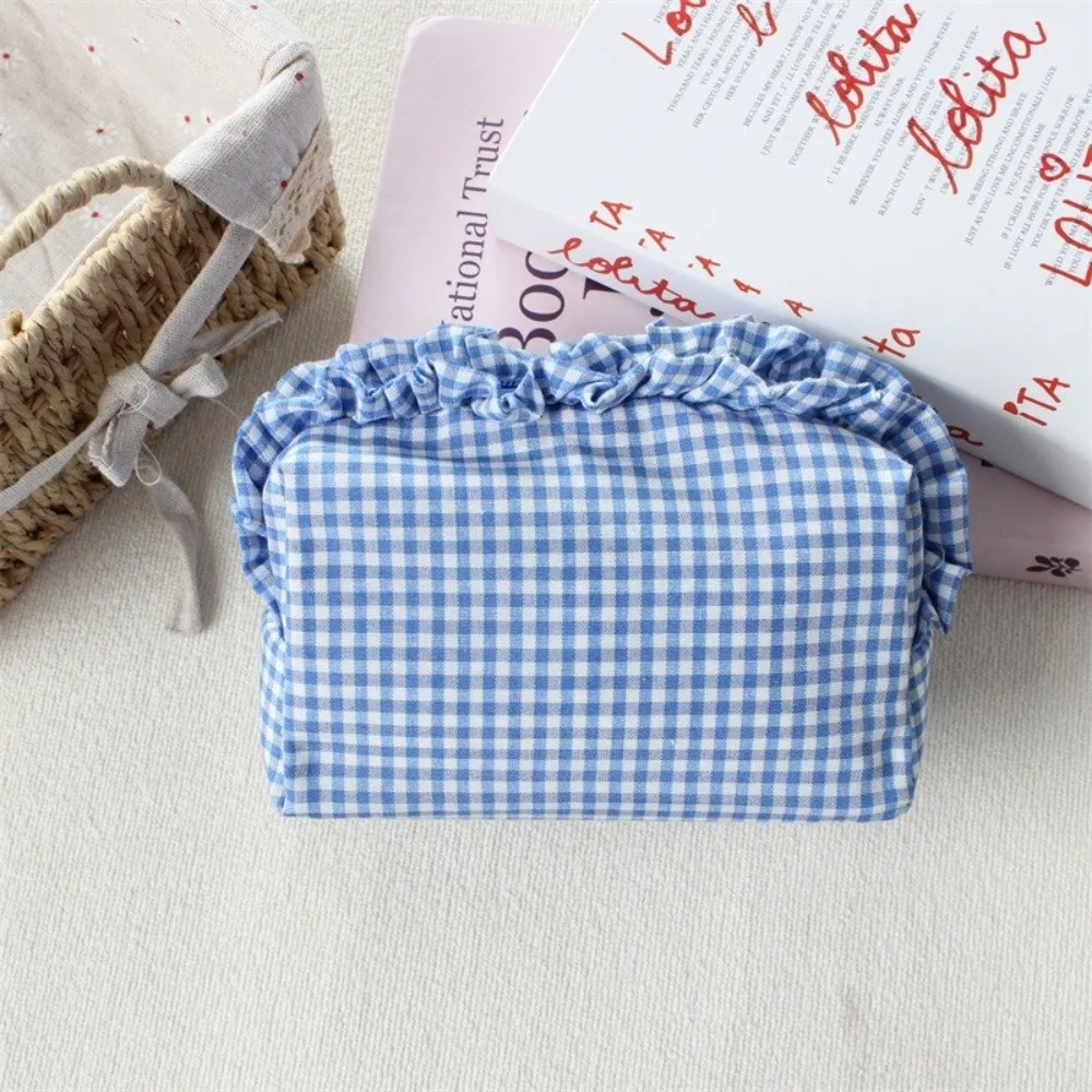 Quilted Design Ruffle Edge Makeup Bag Gingham Plaid Large Capacity Plaid Pattern Cosmetic Bag Zipper Closure Portable