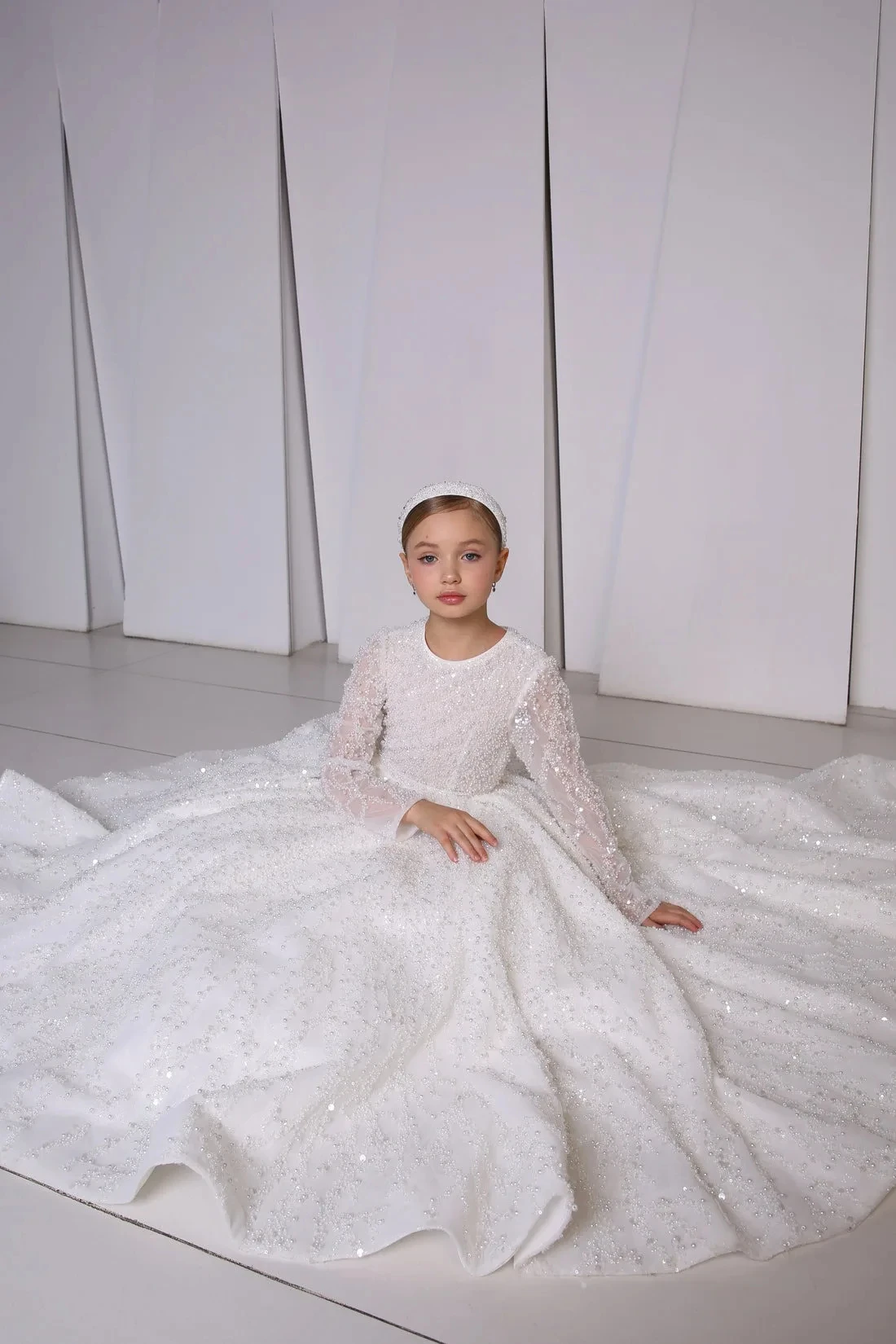 Customized White Flower Girl Dress For Wedding Glitter Long Sleeve Floor Length Elegant Kids Birthday First Communion Gown