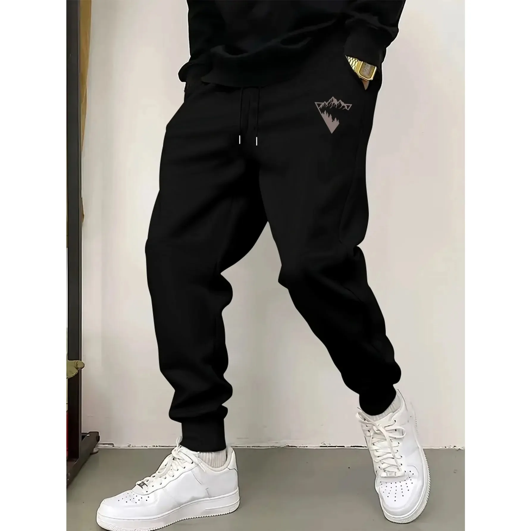 Herren-Jogginghose, lockere Freizeithose mit Kordelzug und mehreren Taschen, bedruckt mit Bergmotiven, für Sport und Streetwear – Detail 2