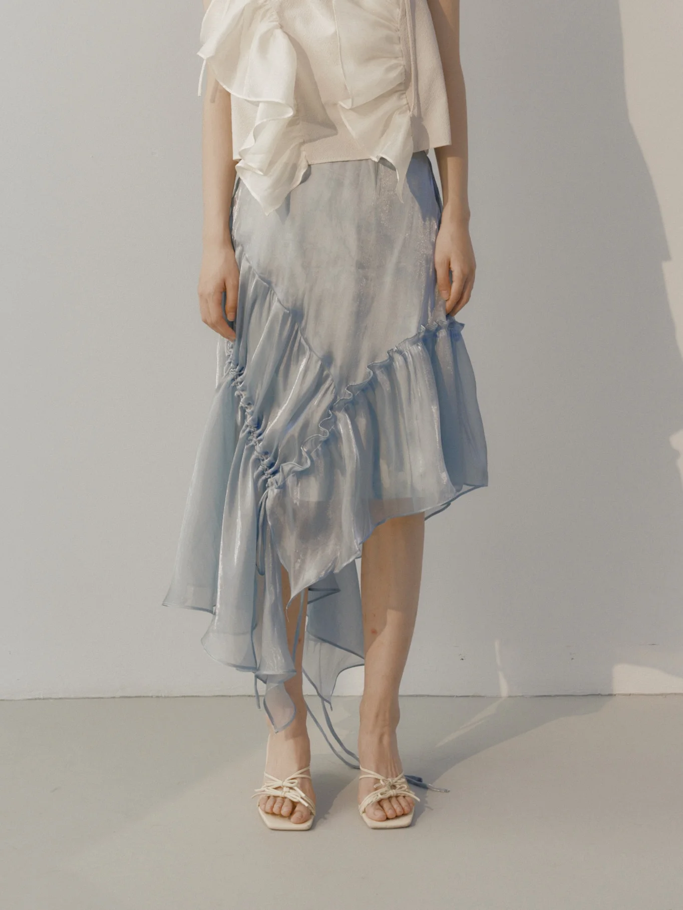 

Юбка-шорты Te by FrigidOrg: асимметричная, плиссированная, из кружевного тюля, модная, уникальная, с высокой талией, из полиэфирного волокна, повседневная