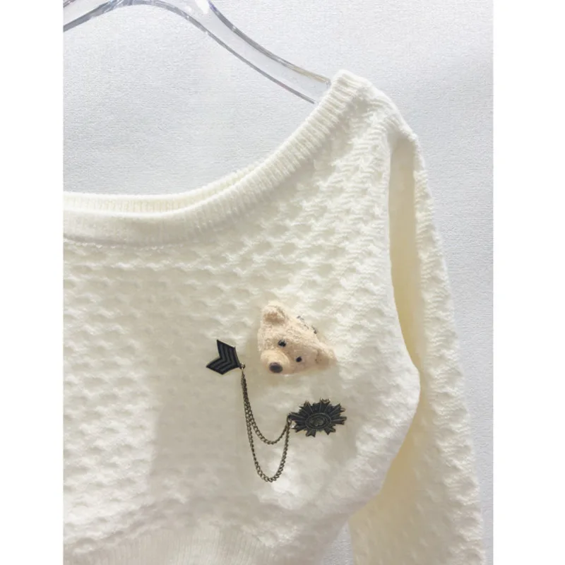 [ZOCI] French Teddy Bear Doll Chain Shoulder Long Sleeved Sweater For Women In Autumn And Winter, Niche Design Sense,