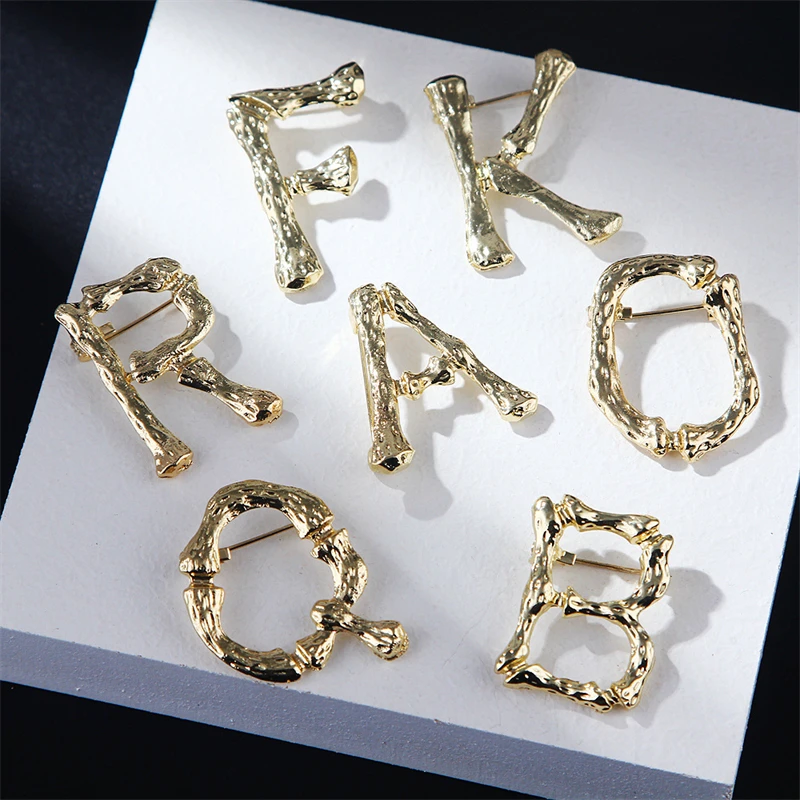 ตัวอักษรภาษาอังกฤษเข็มกลัดเสื้ - Women Accessories In English บทวิจารณ์และราคา