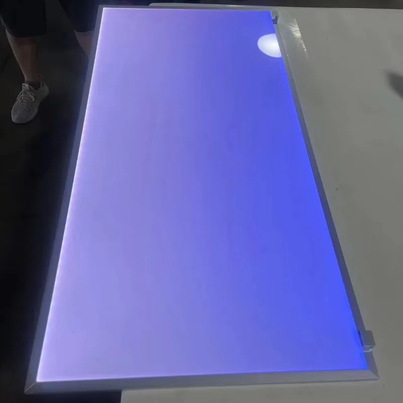 

Светодиодная лента высокой мощности RGB для независимого управления верхней и нижней частью с краевым освещением нестандартного размера