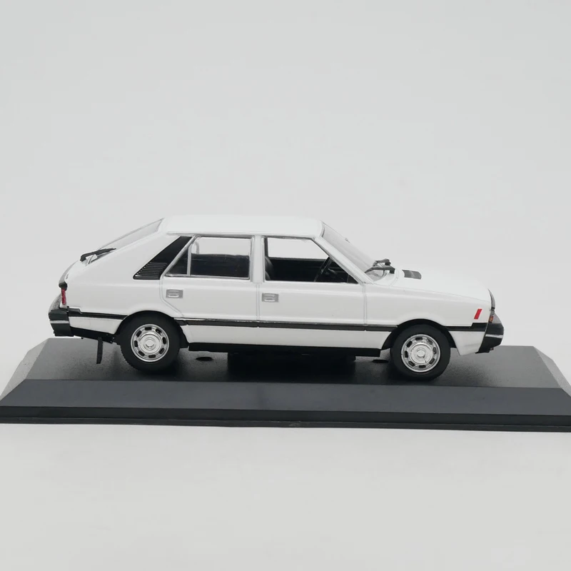 Diecast 1:43 scala FSO POLONEZ 1500 simulazione modello di auto in lega Static Dispaly giocattolo da collezione regalo Souvenir Decration