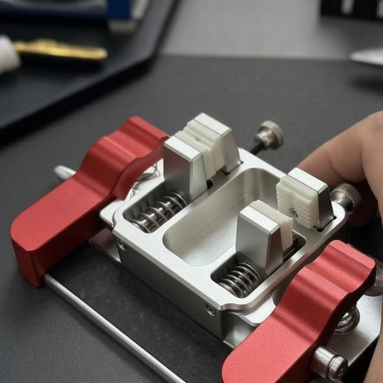 مشبك لحام متين بفك سيراميك مقا - مراجعة Electronics Repair Bench وسعره