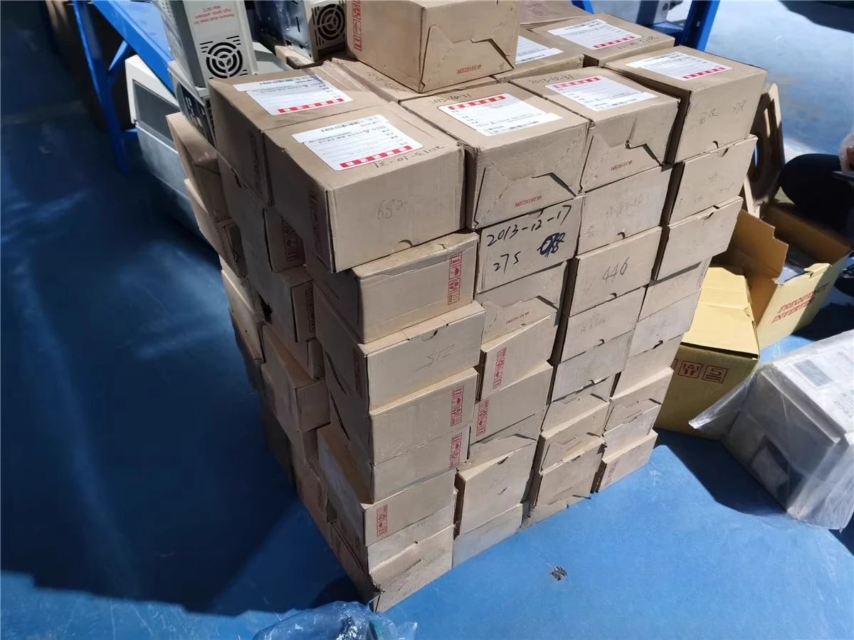 Original Frequency Converter E2-201-H1F 220V/0.75KW Brand New