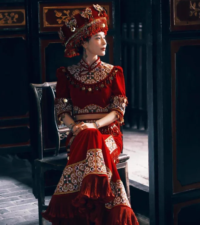 Chinese  Hmongb Women's Performance Dance Costume Set