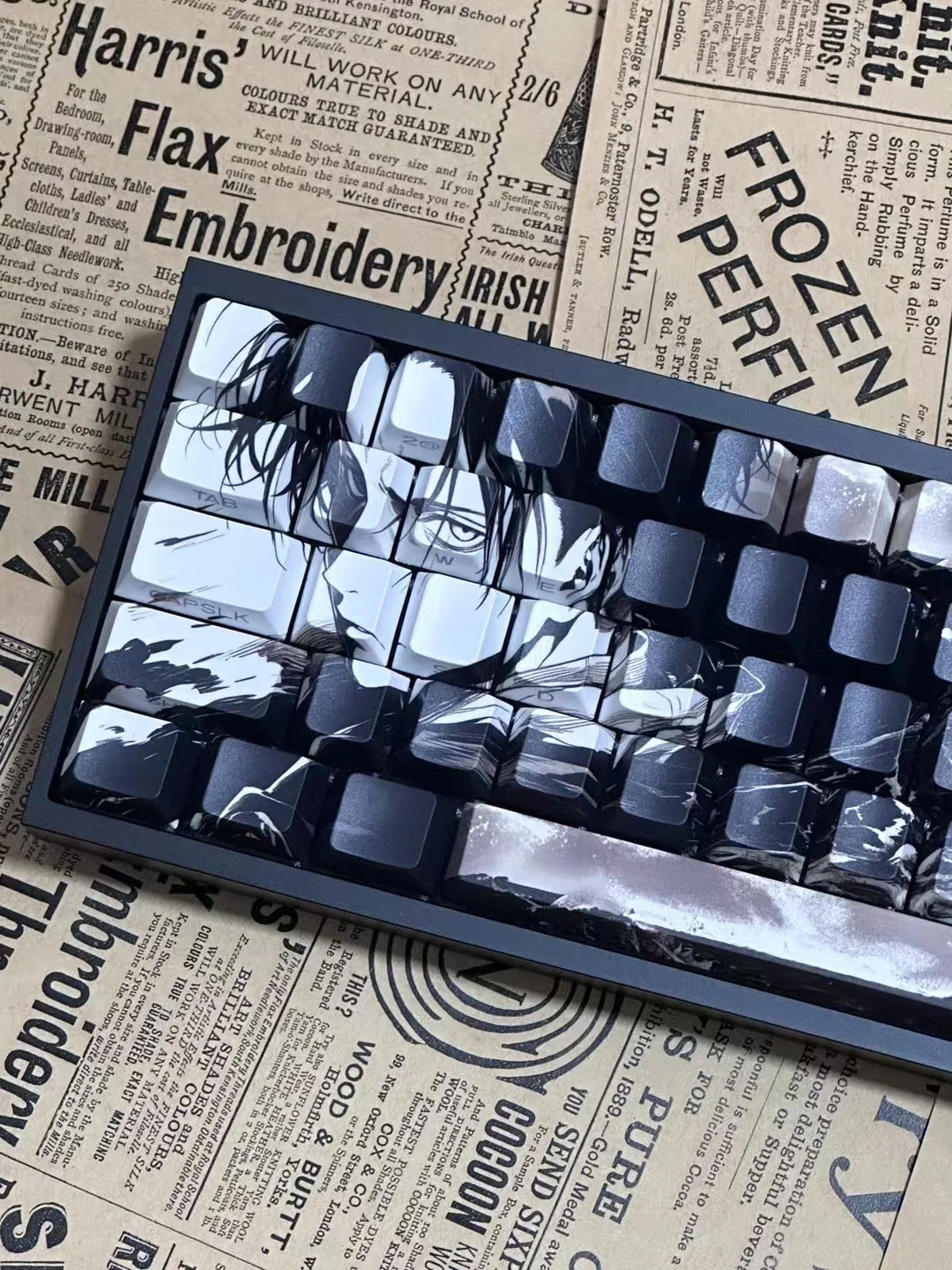 Levi Ackerman-Teclas de Anime Attack On Titan Cherry Pbt para juegos, sublimación térmica personalizada para teclado mecánico