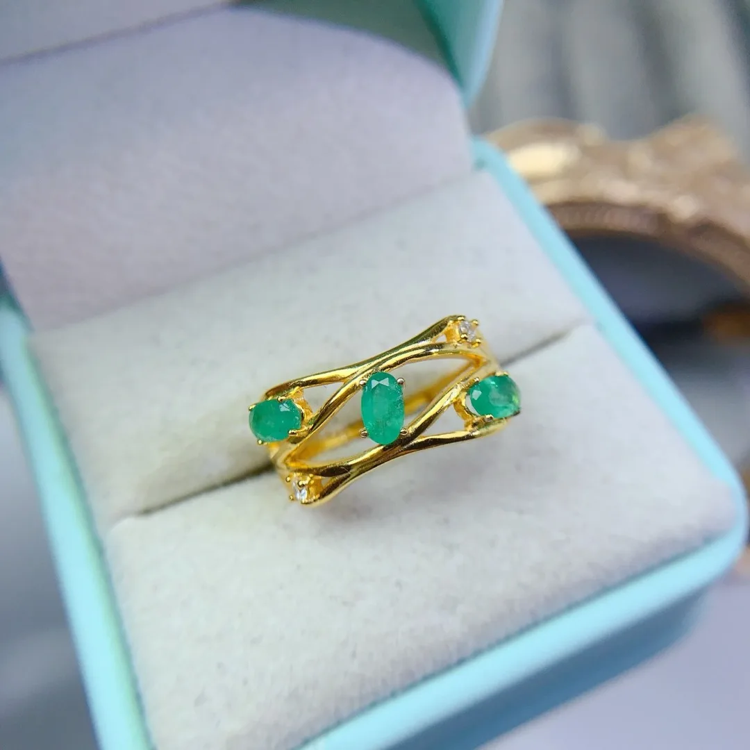 

Mesmerizing Genuine Emerald Ring Elegant S925 Sterling Silver Women Luxury Jewelry A Chic Timeless Designer Fashion Gift