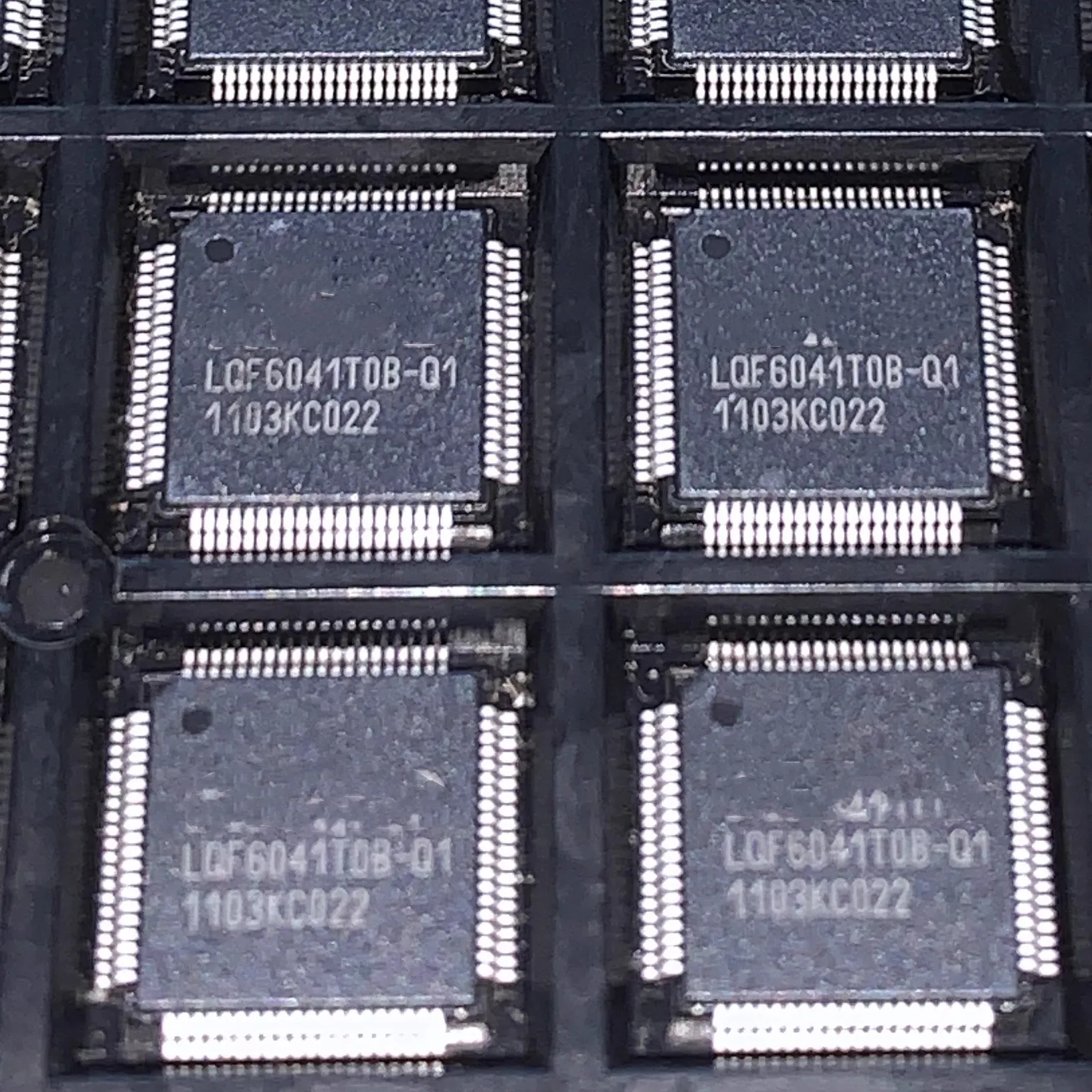 

LQF6041T0B-Q1 11+ TQFP80