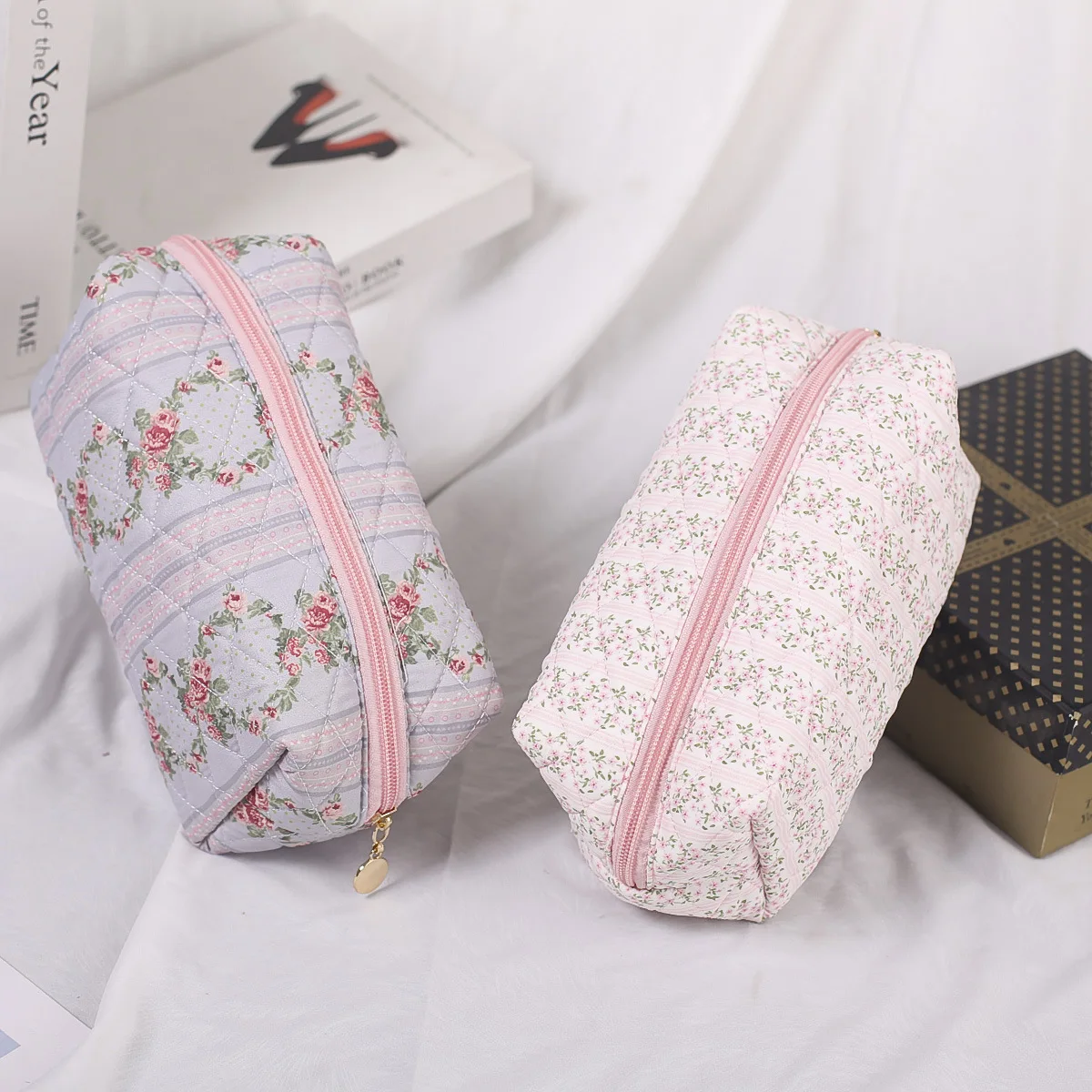 Storage Organizer Floral Puffy Quilted Makeup Bag Flower Printed Cosmetic Pouch Large Travel Cosmetic Bag Make up Aesthetic