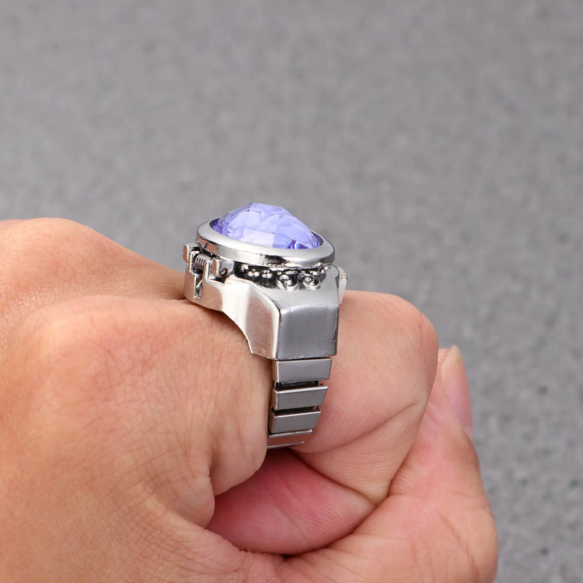 

Oval Finger Watch Ring Red Mini Quartz Timepiece For Men Women Fashion Jewelry Gift Unique Exquisite Accessory