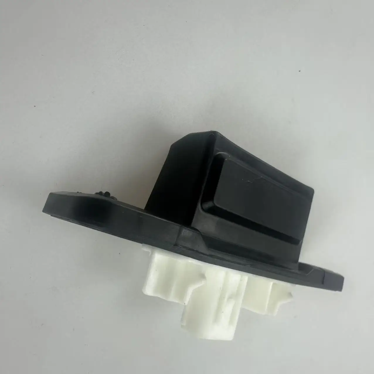 Tailgate Lock Actuator Motor For Toyota Corolla Levin Hybrid 2015 2016 2017 2018 2019 84945-02030 84945 02030