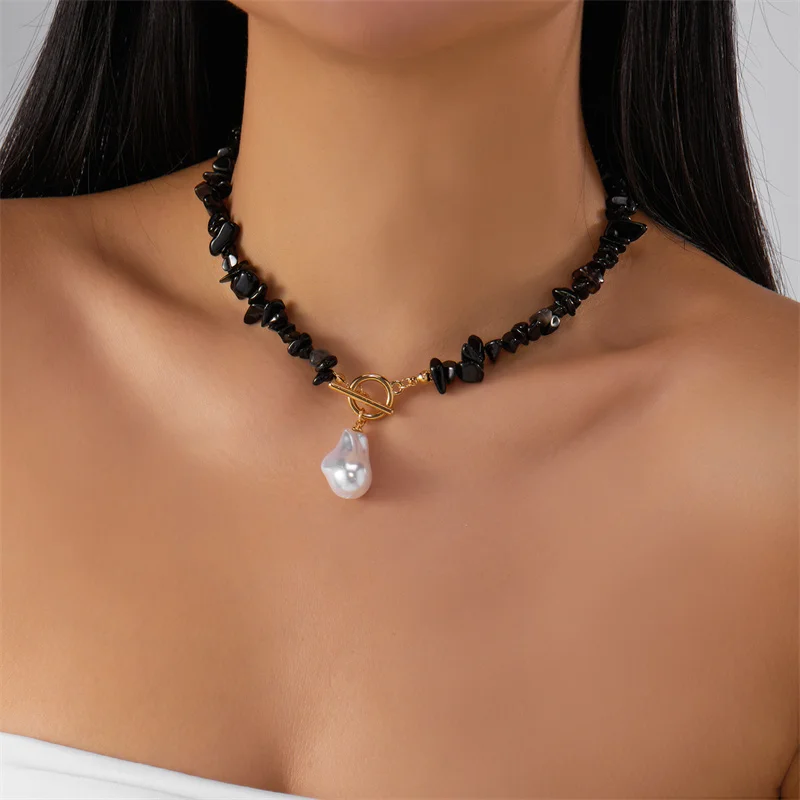 

Handmade Bohemian Irregular Crushed Stone Imitates Pearl Pendant Necklace Rose Quartz Amethyst Beaded Necklace Party Gift