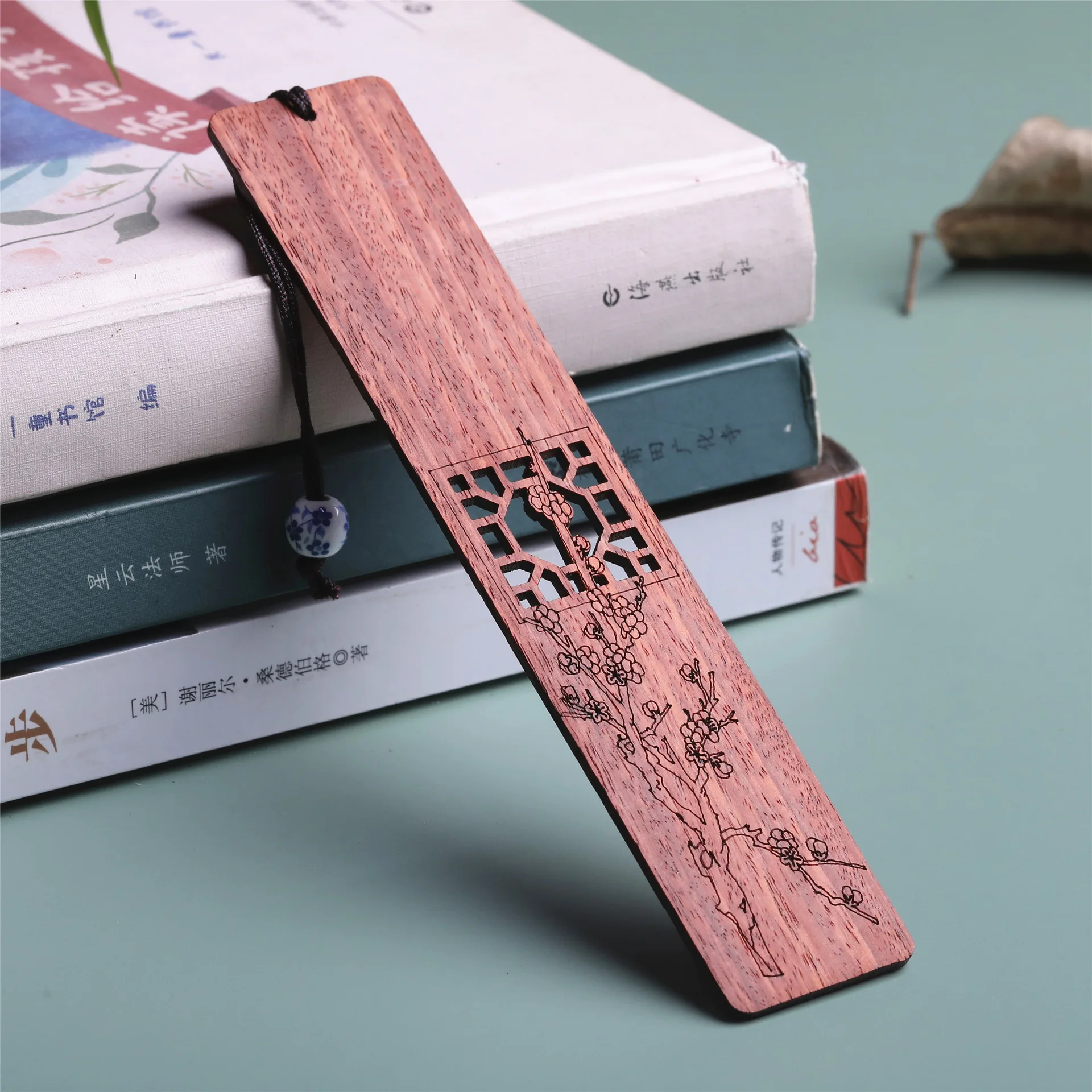 Chinese Retro Carving Plum Blossom Wooden Bookmarks Ebony Hollow Creative Book Mark Page Folder Student Supply School Stationery