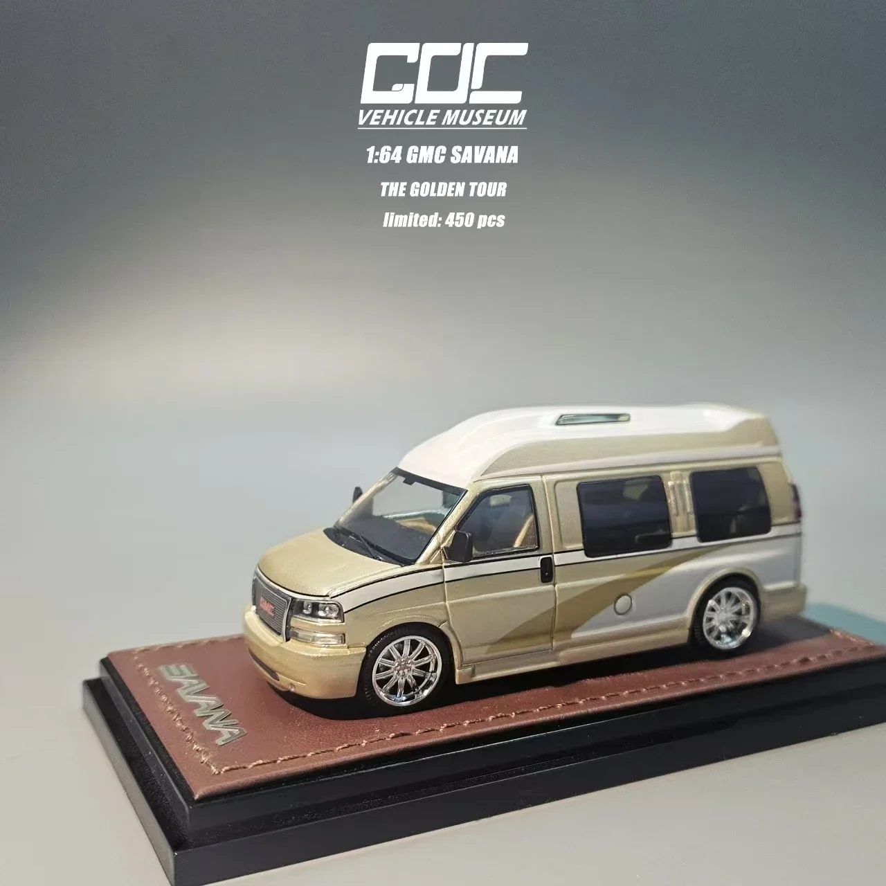 GOC 1:64 GMC SAVANA Champagnergold limitiertes 450-Modellauto