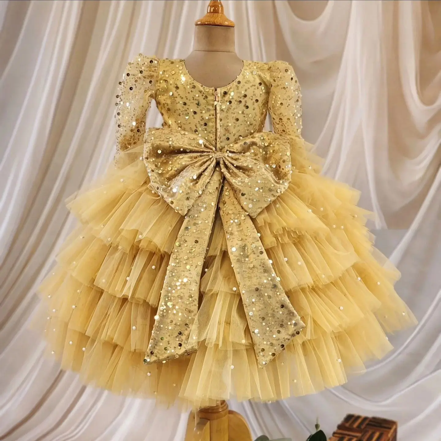 فستان حفلات أعياد الميلاد للفتيات باللون الأصفر مزين بالترتر على شكل فيونكة على شكل زهرة للفتيات لحفلات الزفاف للأطفال والرضع