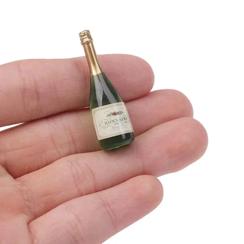 2Pcs Dollhouse Mini Glass Champagne Bottles, Simulation Liquor Drink Model, Kitchen Scene Accessories for Barbies Blyth Dolls