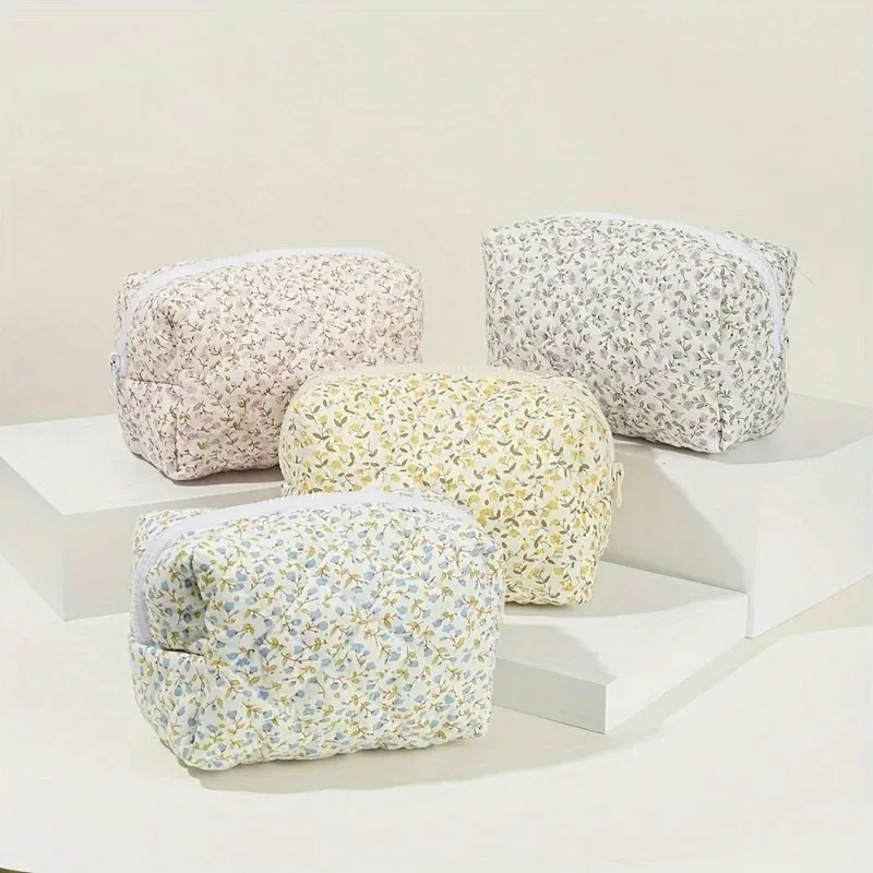 Fashion Floral Pattern Quilted Makeup Bag-Large Capacity Multifunctional Cosmeticsand Toiletry Organizer-With Embroidery Details