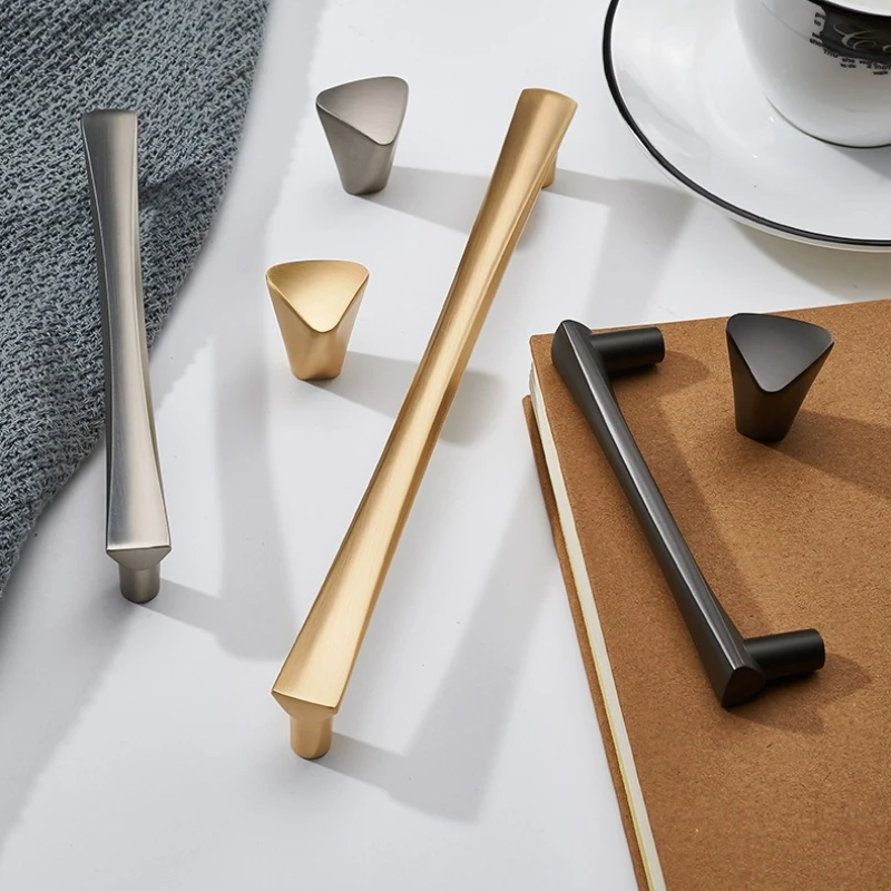 Kitchen Cupboard Knob Solid Zinc Alloy Brushed Cabinet Drawer Pull Closet Door Hardware European Fashion House Handle Decorative