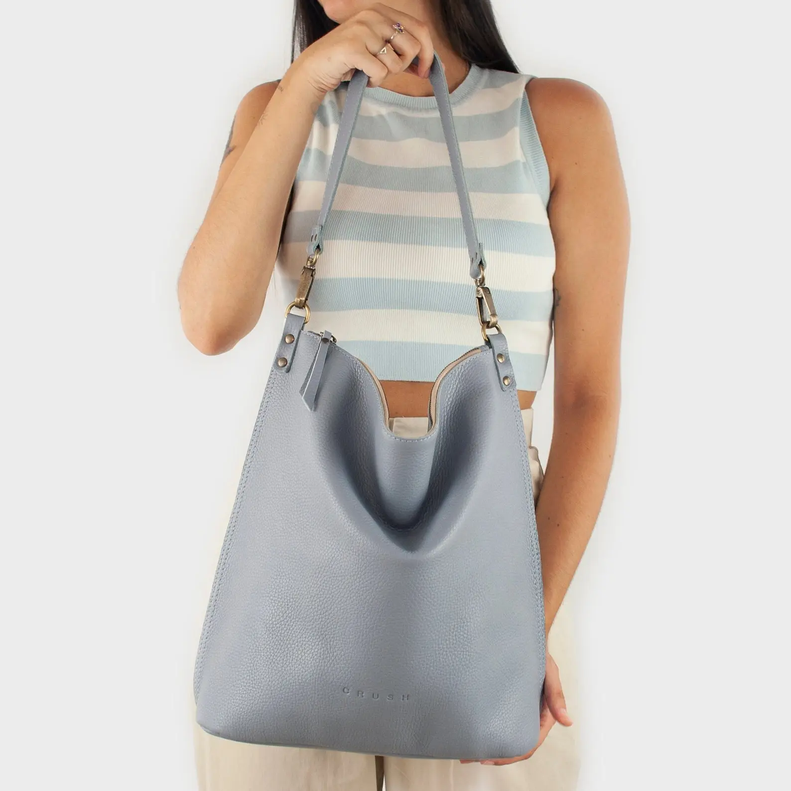 

NGGU Handmade Leather Shoulder Bag for Women | Crossbody Bucket Bag | Stylish and Chic