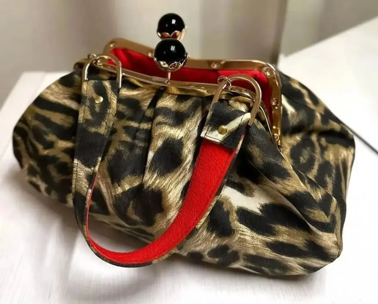LOST IN VINTAGE Leopard Print Animals Fabric Soft Smooth Owl Bag Balls Bronze Kiss-lock Large Purse Clutch Large Bag