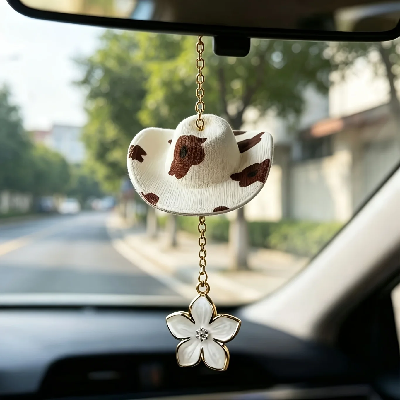 Cowboy Hat Car Hanging Ornament Cow Print Rear View Mirror Hanging Pendant Flower Charm Auto Interior Decor Car Accessories Gift