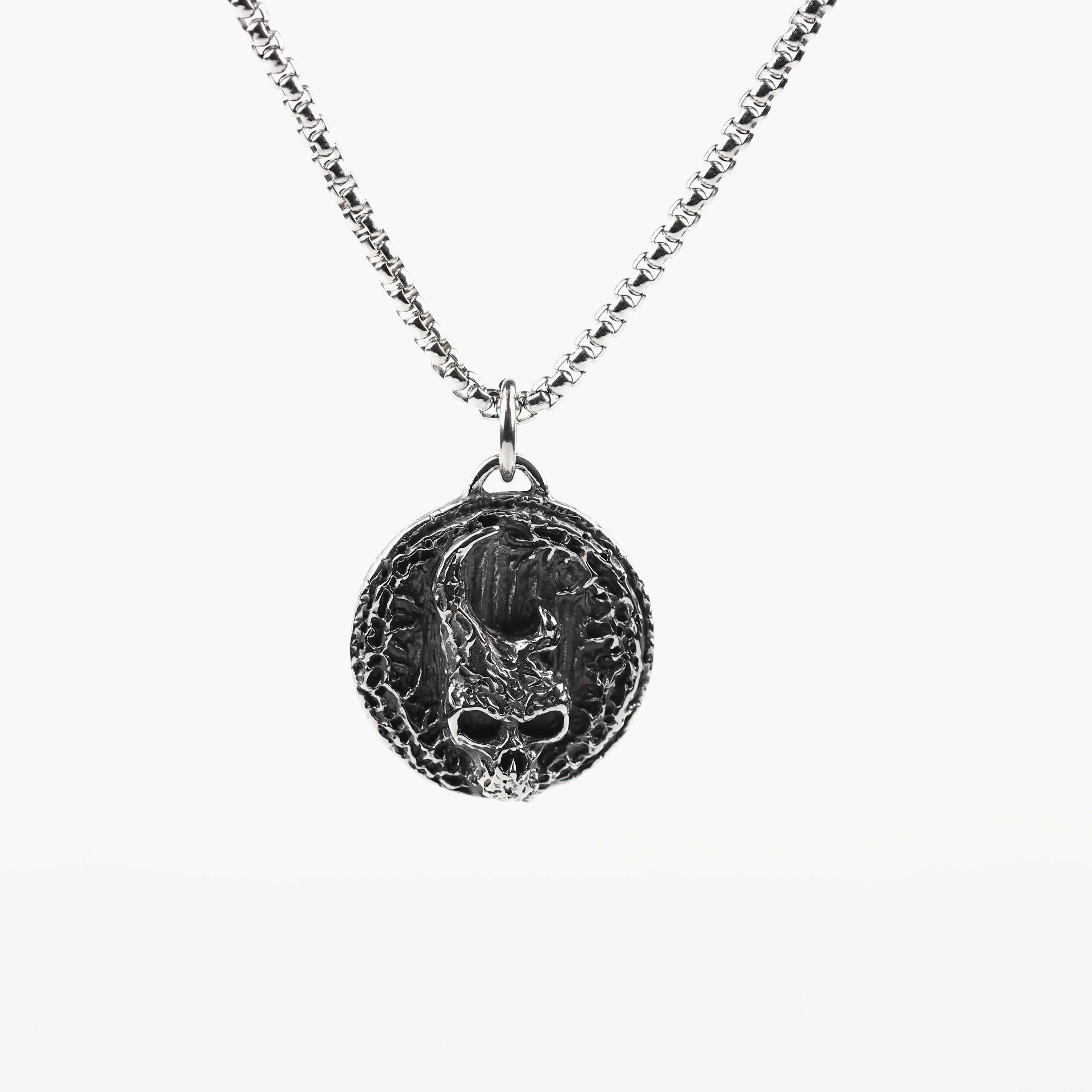 

WDM Fashion Stainless Steel Punk Jewelry Round Pendant Stainless Steel Viking Skull Pendant Punk Necklace For Man